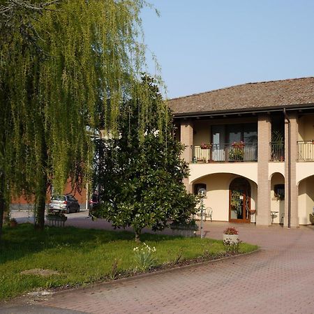 Agriturismo Mongiorgi "I Salici" Anzola dell'Emilia Exterior photo